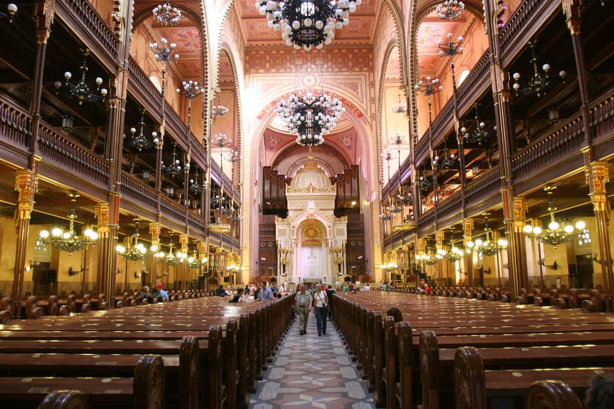 Inside of The Great Synagogue