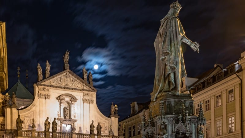 Klementinum at night
